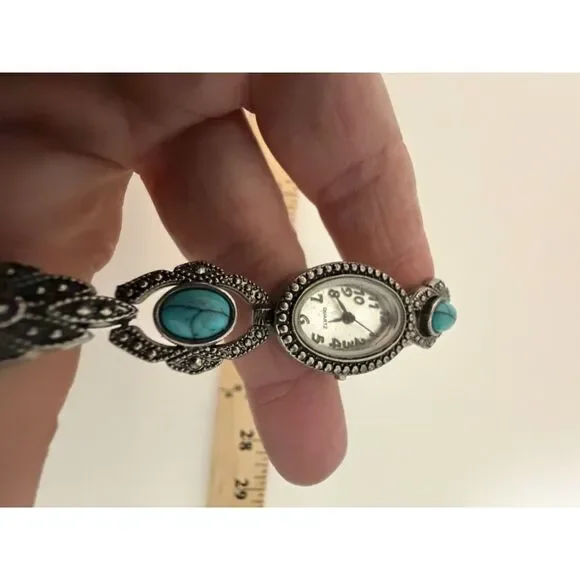 Quartz ladies watch with pretty turquoise/silver band - Picture 8 of 9
